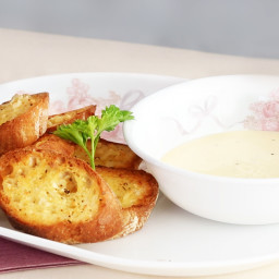 Cheese Dip with Garlic Toast