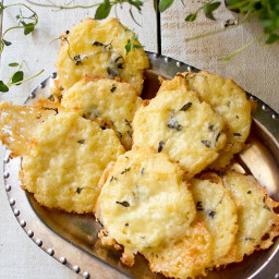 Cheese Thyme Crackers (gluten free / low carb)