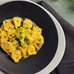 Cheese Tortelloni with Parmesan & Parsley