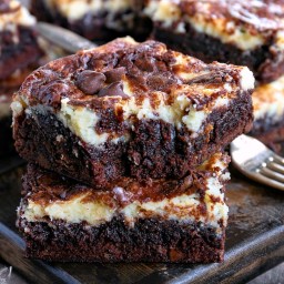 Cheesecake Brownies (Easy and Delicious!)