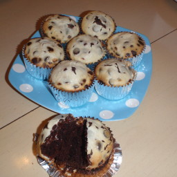 cheesecake-filled-cupcakes.jpg