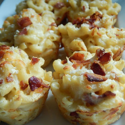 Cheesy bacon mac and cheese cups