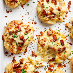 cheesy-bacon-smashed-potatoes-1725081.jpg