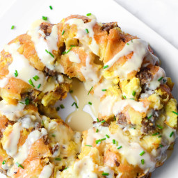 Cheesy Breakfast Monkey Bread With Sausage and Eggs