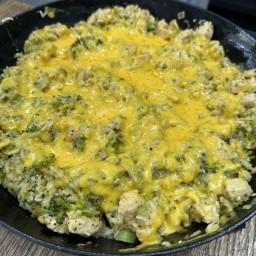 Cheesy Broccoli Chicken and Rice Skillet Dinner