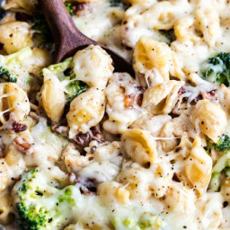 Cheesy Chicken Casserole with Broccoli and Bacon