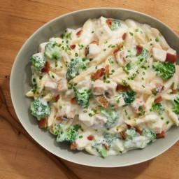 Cheesy Chicken Pasta with Broccoli and Bacon