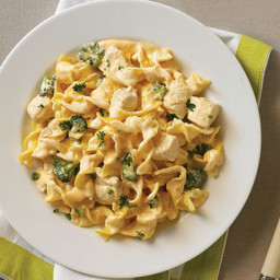 Cheesy Chicken with Egg Noodles Recipe