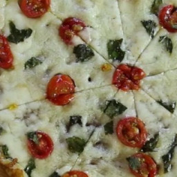 Cheesy-Crust Skillet Pizza Recipe