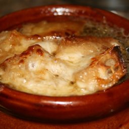 cheesy-golden-onion-soup-2.jpg