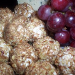 Cheesy Nutty Grapes