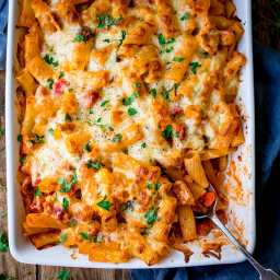cheesy-pasta-bake-with-chicken-and-bacon-2700319.jpg