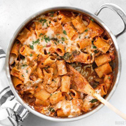 Cheesy Rigatoni Skillet with Mushrooms and Spinach