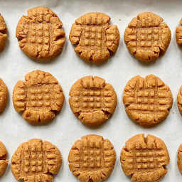Chewy 3-Ingredient Peanut Butter Cookies