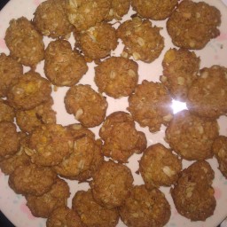 Chewy crispy Coconut Cookies
