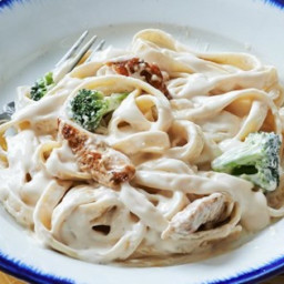 Chicken & Broccoli Alfredo with Fettuccine Recipe