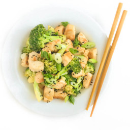 chicken-and-broccoli-stir-fry-1322881.jpg