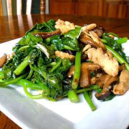 CHICKEN AND CHINESE BROCCOLI