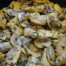 chicken-and-mushrooms-in-garlic-white-wine-sauce-1450893.jpg