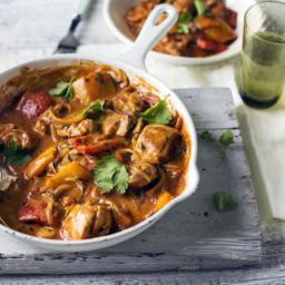 Chicken and vegetable balti
