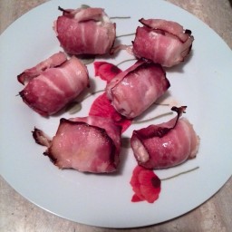 Chicken breasts rolls with bacon