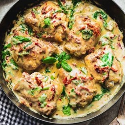 Chicken Breasts with Sun-Dried Tomato-Cream Sauce