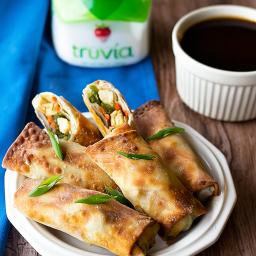 Chicken Egg rolls with Sweet and Hot Sauce