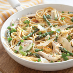 Chicken Fettuccine with Asparagus and Peas