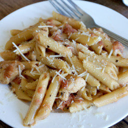 chicken-garlic-pasta-skillet-freezer-meal-1892504.jpg