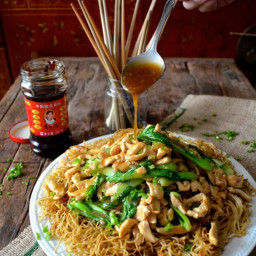 Chicken Pan-Fried Noodles (Gai See Chow Mein)