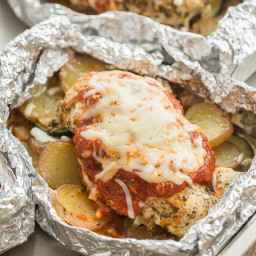 Chicken Parmesan Foil Packets with Veggies