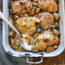 Chicken with Forty Cloves of Garlic and Potatoes