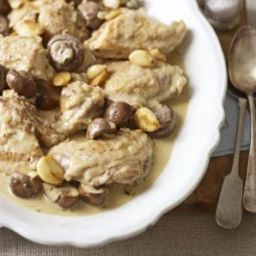 Chicken with sweet wine and garlic