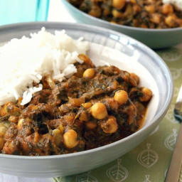 Chickpea and spinach tikka masala curry