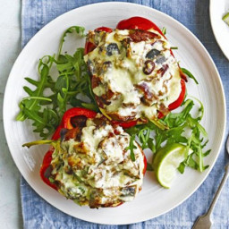 Chilli-stuffed peppers with feta topping