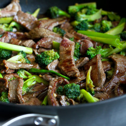 Chinese Beef and Broccoli Stir-Fry Recipe {Skinnytaste Giveaway}