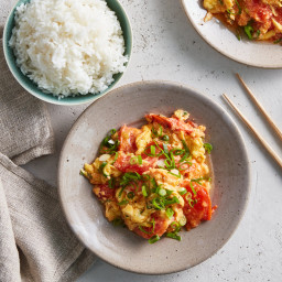 Chinese Stir-Fried Tomatoes and Eggs