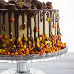 chocolate-and-peanut-butter-drip-cake-1715850.jpg