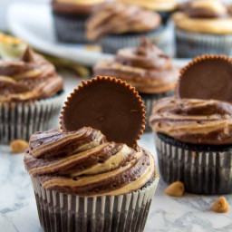 Chocolate and Peanut Butter Lava Cupcakes