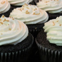 Chocolate Beer Cupcakes With Whiskey Filling And Irish Cream Icing Recipe