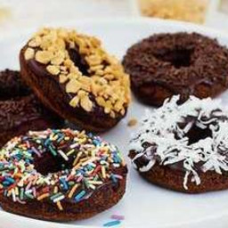 chocolate-cake-doughnuts-2142897.jpg