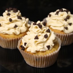 Chocolate Chip Cookie Dough Cupcakes ... Oh. My. Goodness.