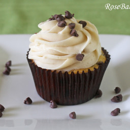 chocolate-chip-cookie-dough-filled-cupcakes-revisited-1709121.jpg