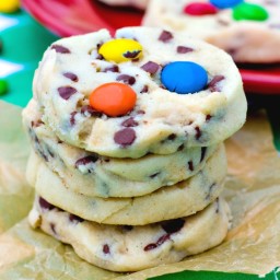 chocolate-chip-shortbread-cookies-with-m-and-ms-1349680.jpg