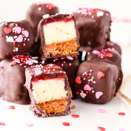 chocolate-covered-strawberry-cheesecake-bites-1496900.jpg
