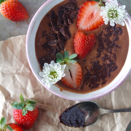 Chocolate Covered Strawberry Smoothie Bowl