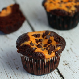 Chocolate Cupcakes with Pumpkin Cheesecake Filling