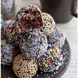 Chocolate Date Balls (Energy Balls)