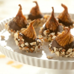 Chocolate-Dipped Figs with Almonds