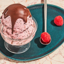 Chocolate-Flake Raspberry Ice Cream